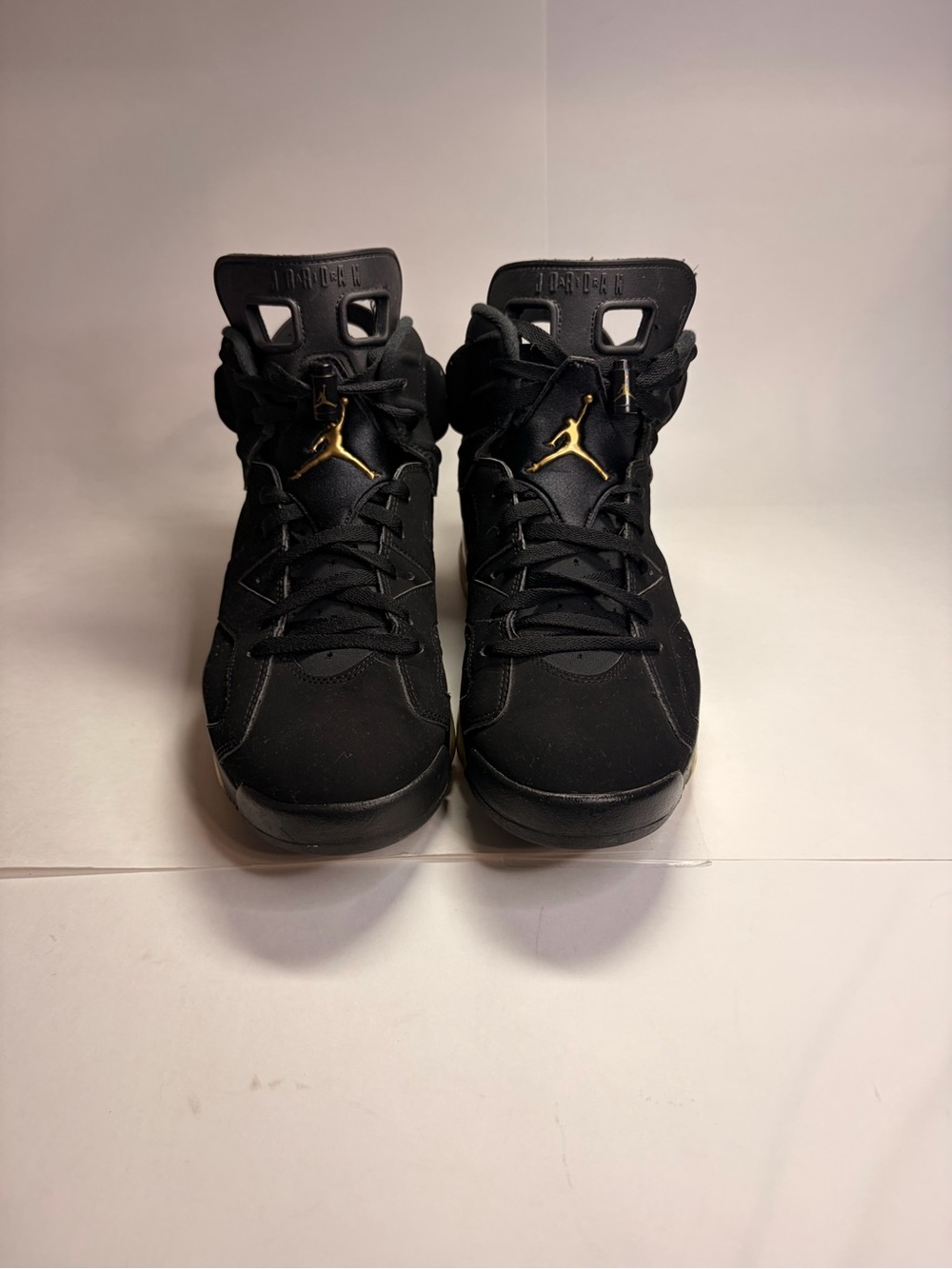 SIZE 11 Men’s Jordan Black Sneakers with Gold Jumpman Accents “NO BOX”